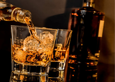 Whisky servi dans des verres